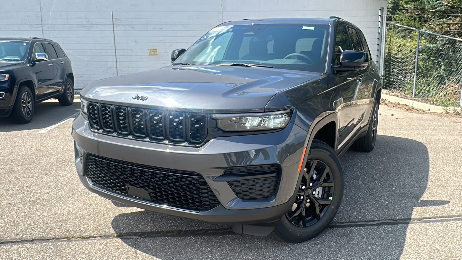 2024 Jeep Grand Cherokee Altitude 1