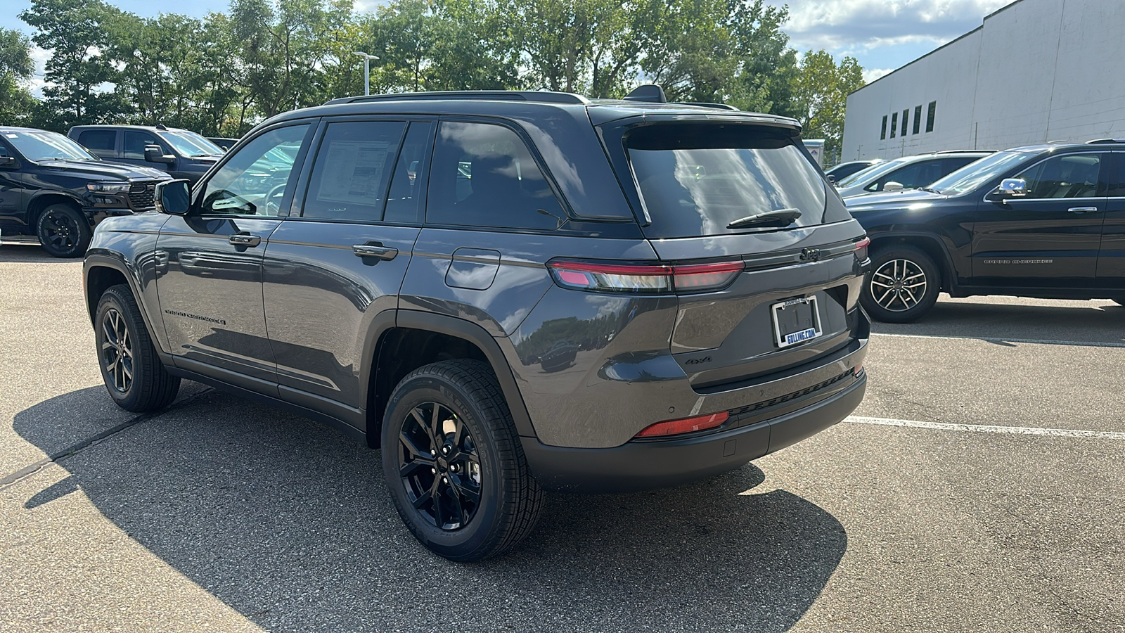 2024 Jeep Grand Cherokee Altitude 3