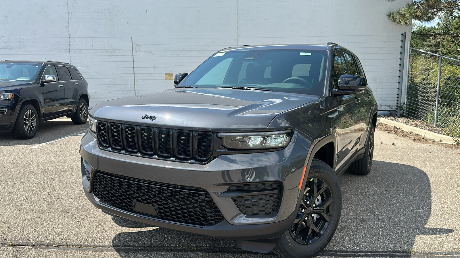 2024 Jeep Grand Cherokee Altitude 1