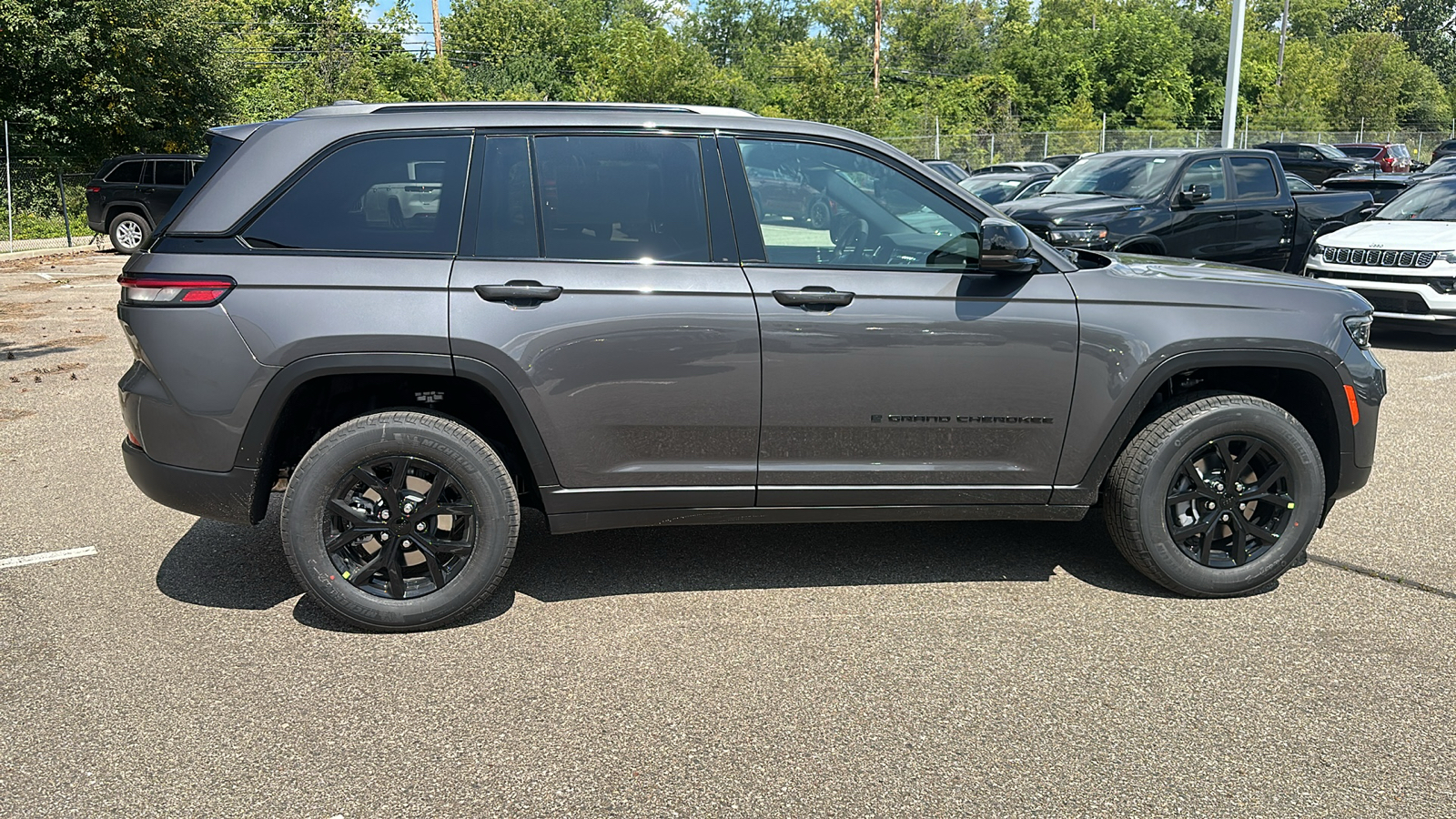 2024 Jeep Grand Cherokee Altitude 6