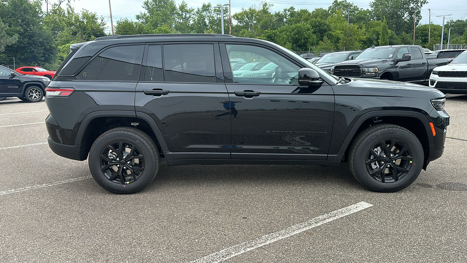 2024 Jeep Grand Cherokee Altitude 6