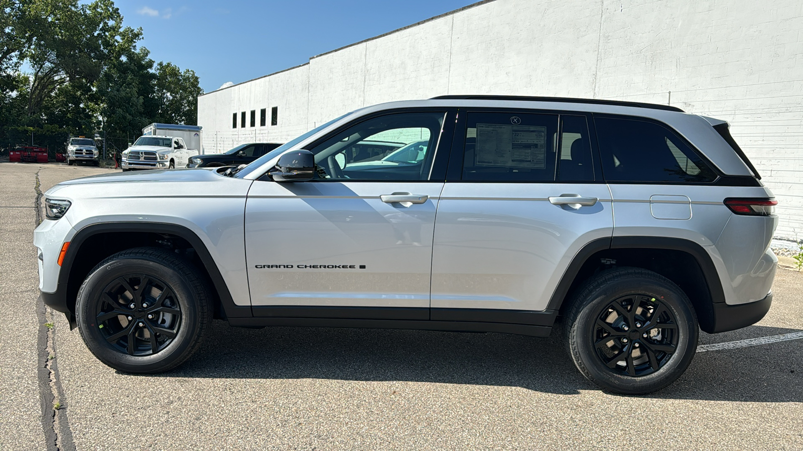 2024 Jeep Grand Cherokee Altitude 2