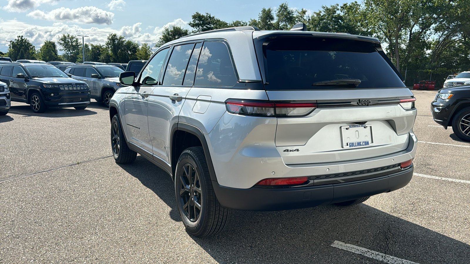 2024 Jeep Grand Cherokee Altitude 3