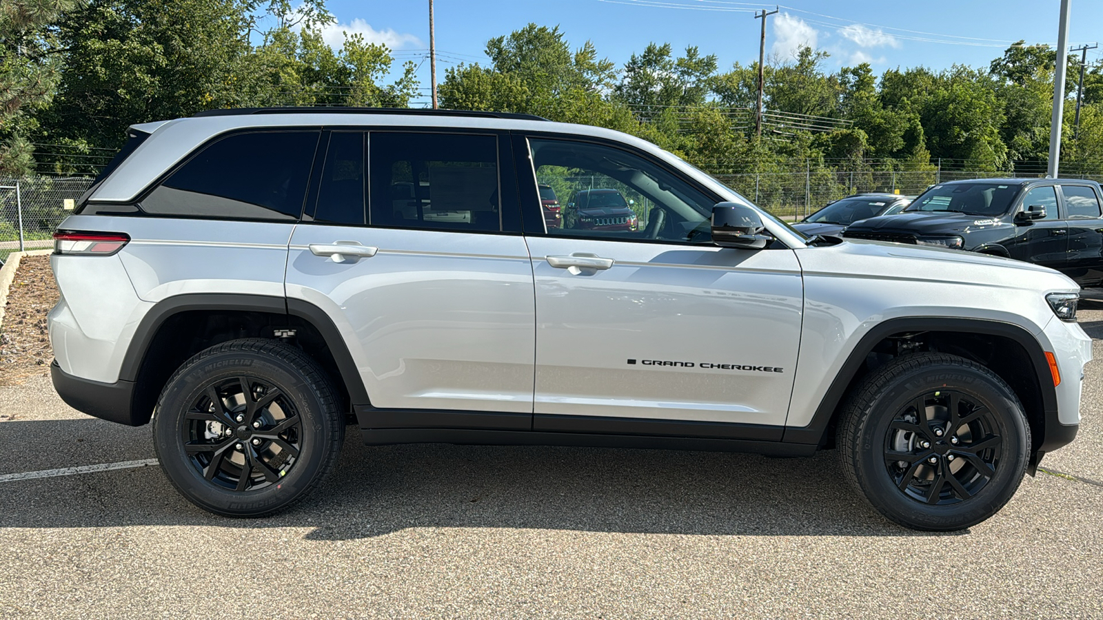 2024 Jeep Grand Cherokee Altitude 6