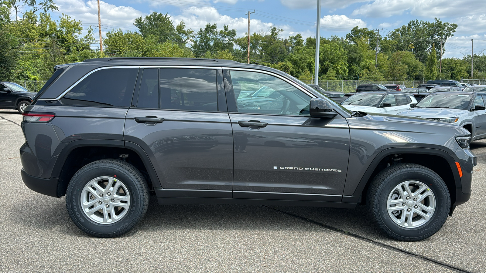 2024 Jeep Grand Cherokee Laredo 6