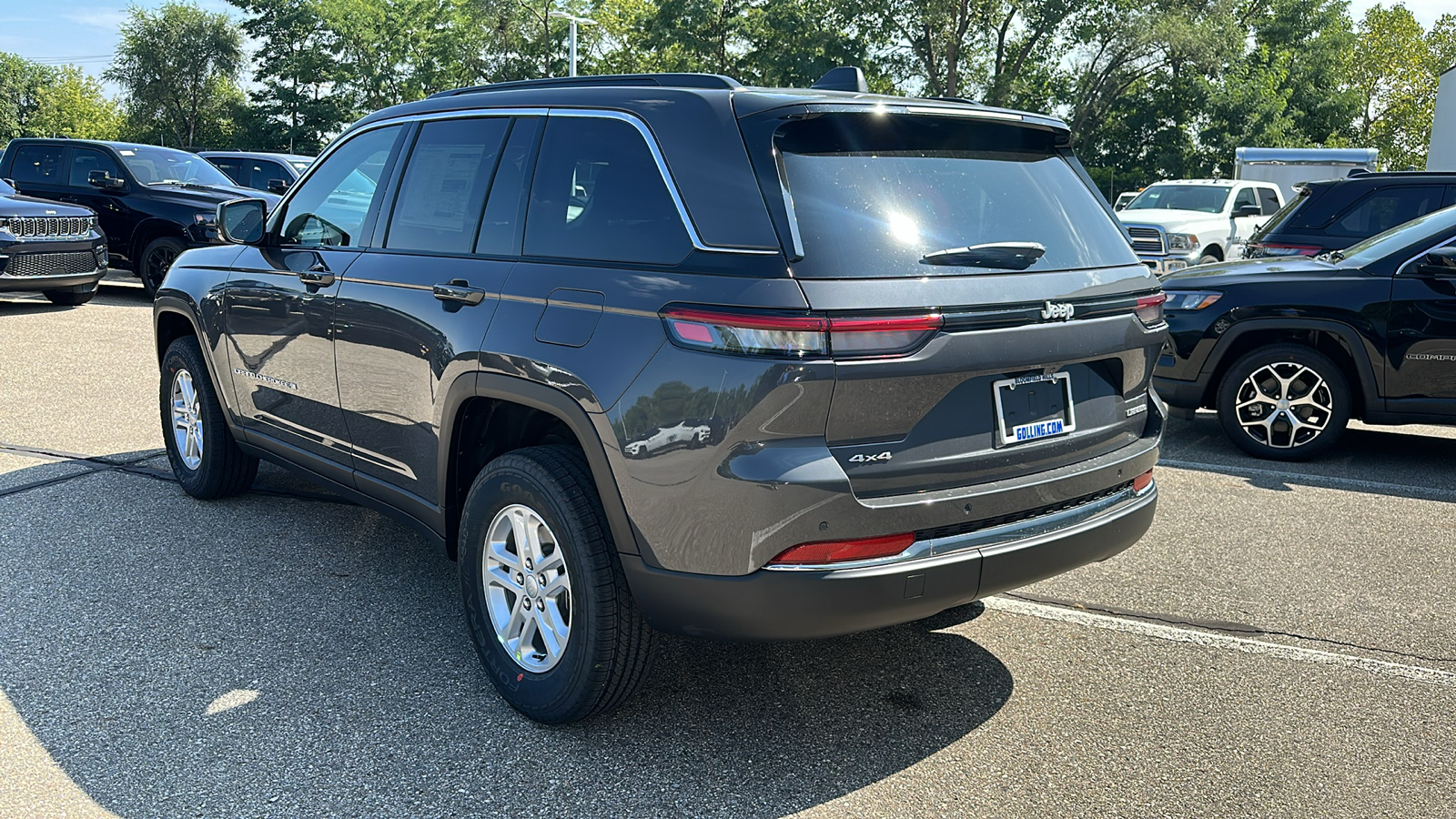 2024 Jeep Grand Cherokee Laredo 3