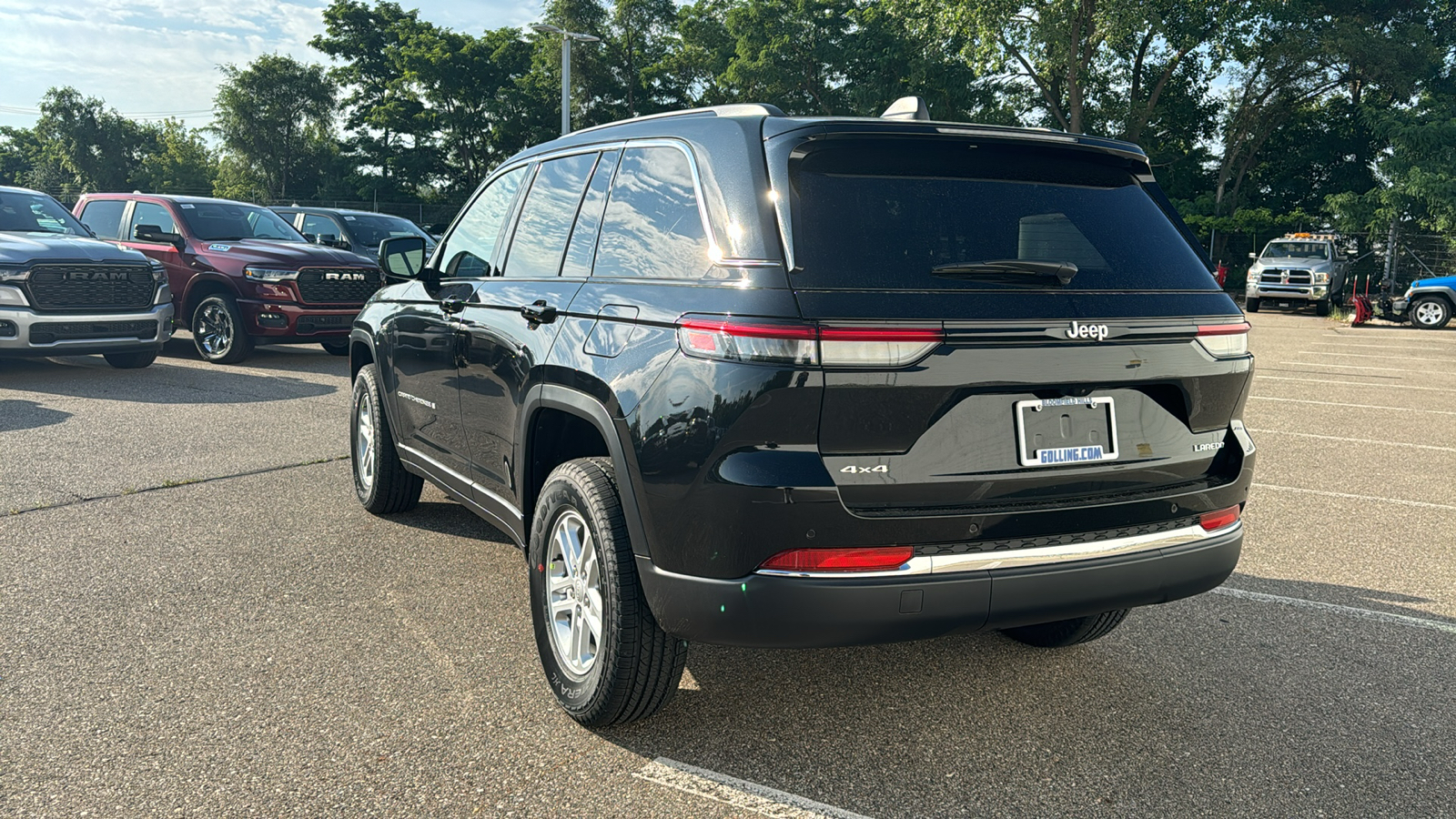 2024 Jeep Grand Cherokee Laredo 3