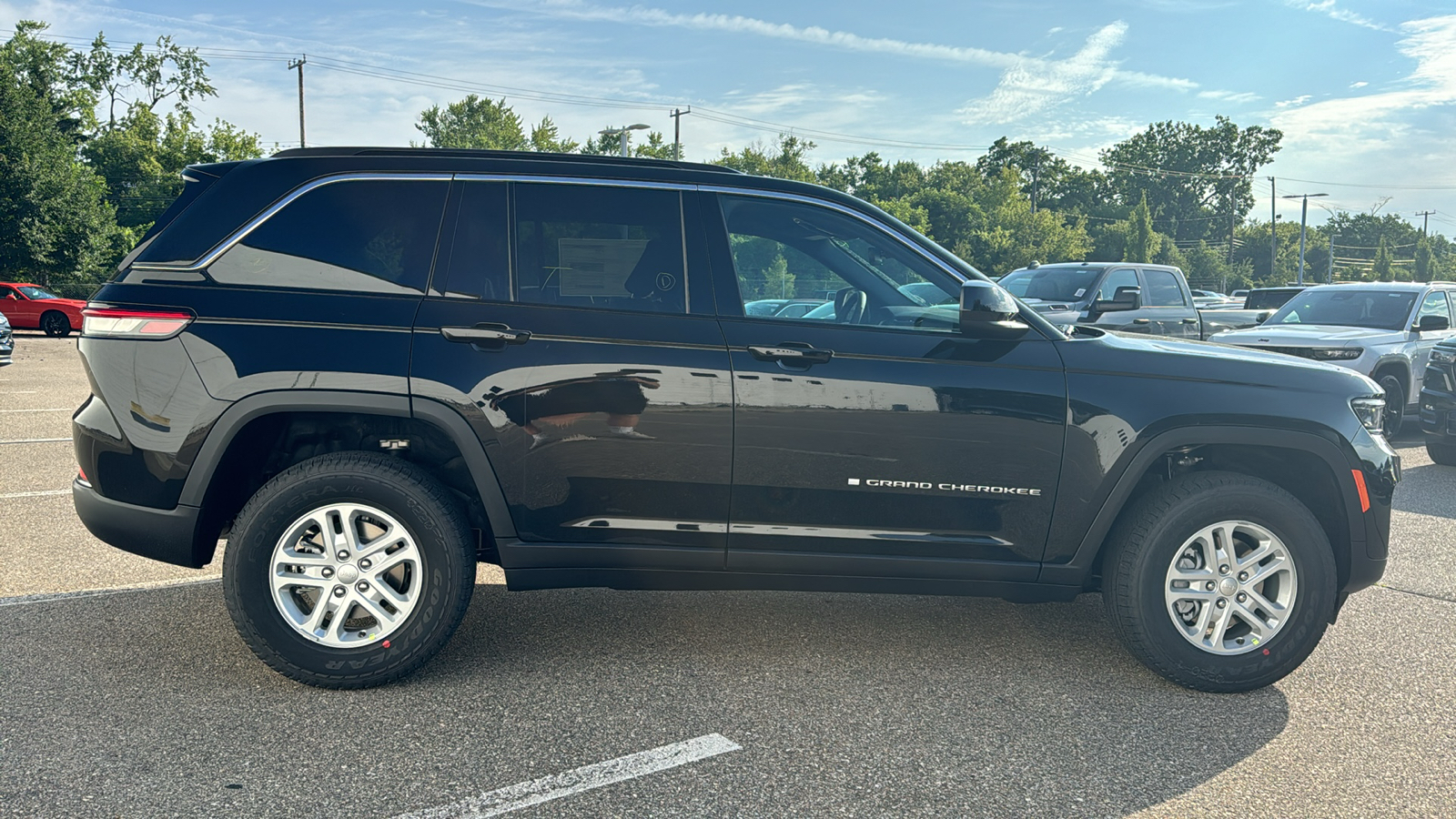 2024 Jeep Grand Cherokee Laredo 6