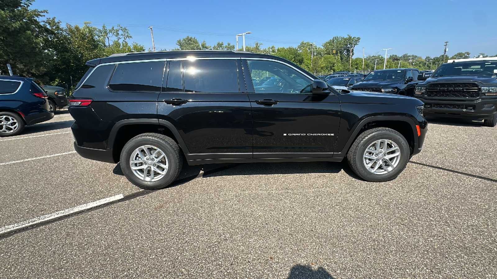 2024 Jeep Grand Cherokee L Laredo 6