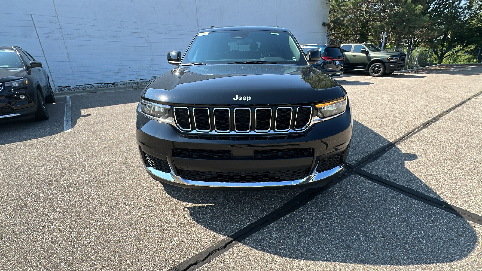 2024 Jeep Grand Cherokee L Laredo 8