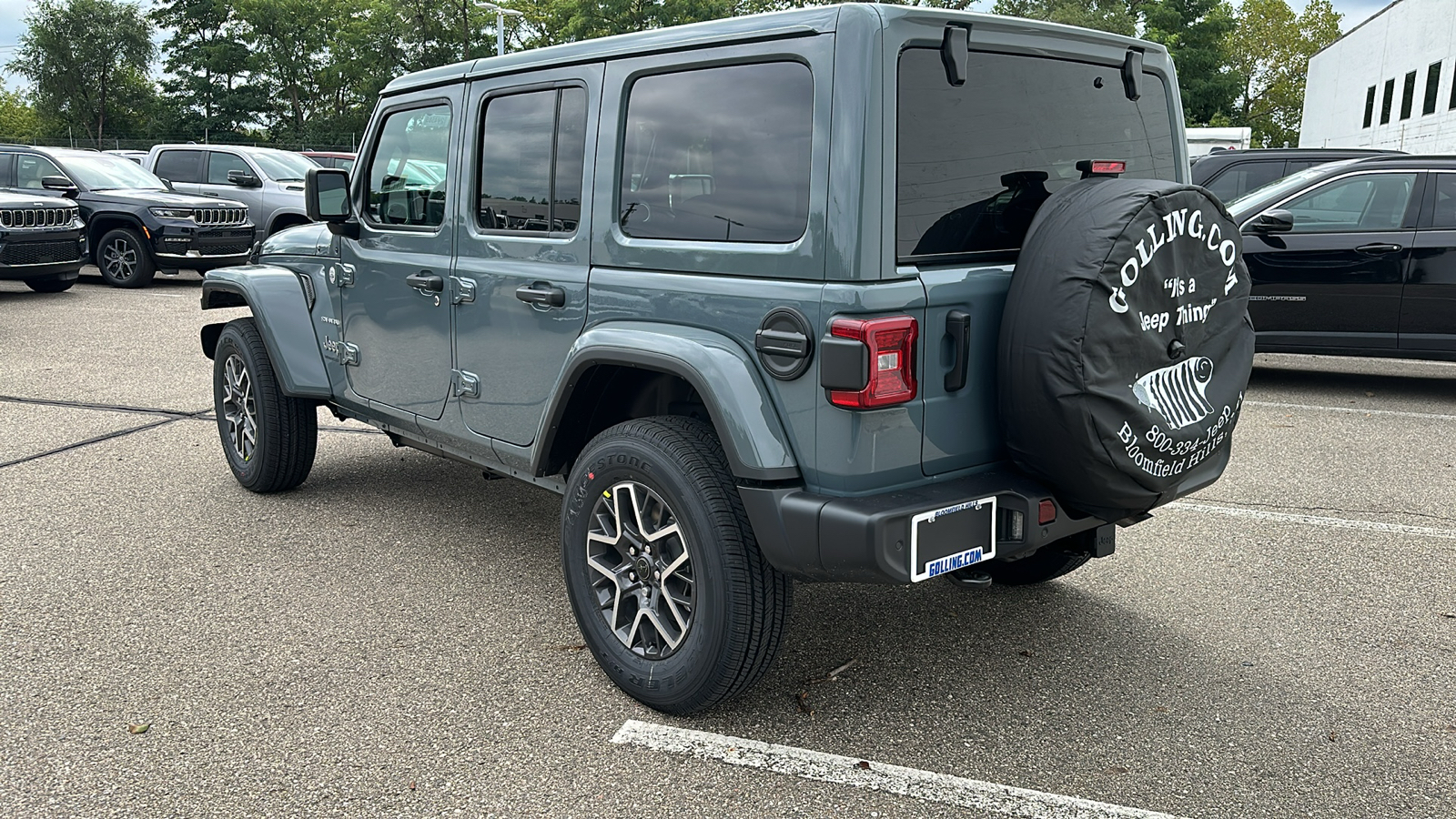 2024 Jeep Wrangler Sahara 3