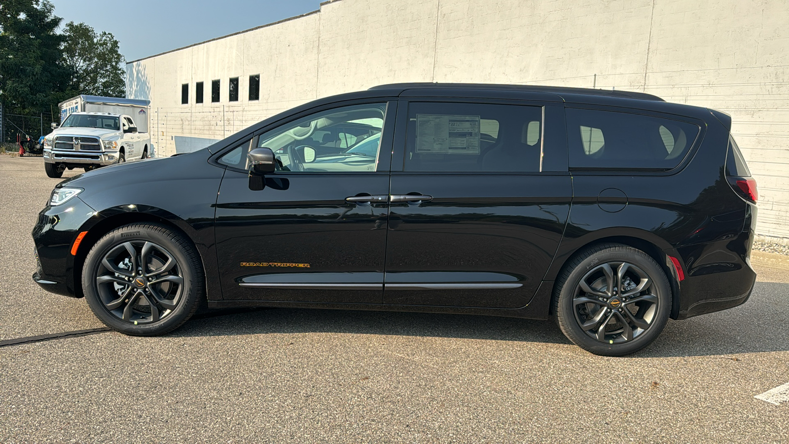 2024 Chrysler Pacifica Touring L 2