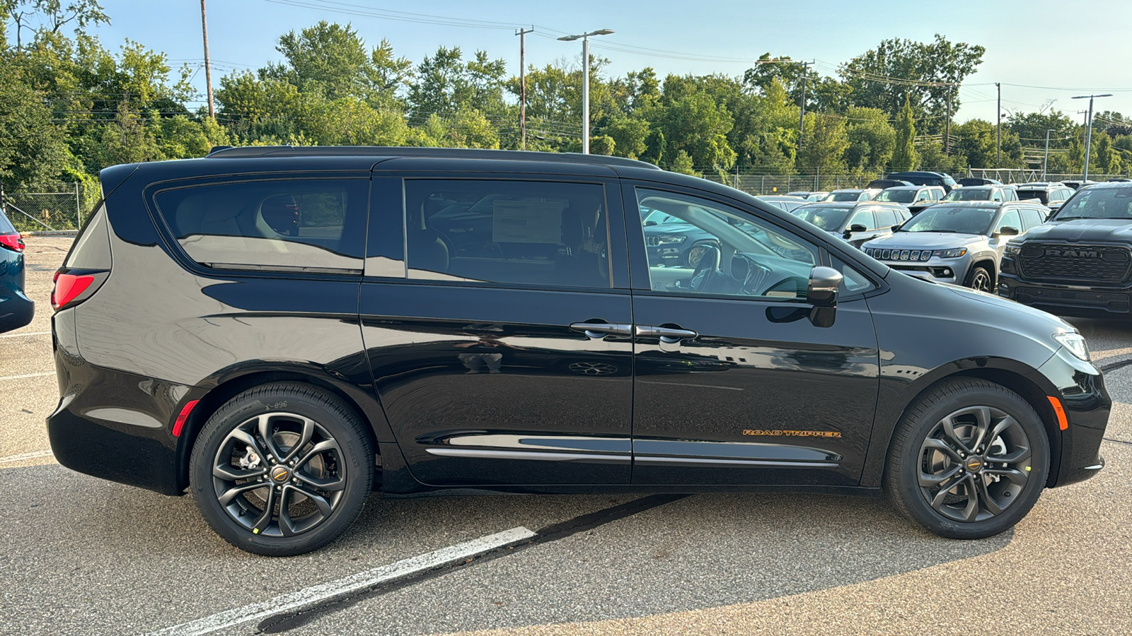 2024 Chrysler Pacifica Touring L 6