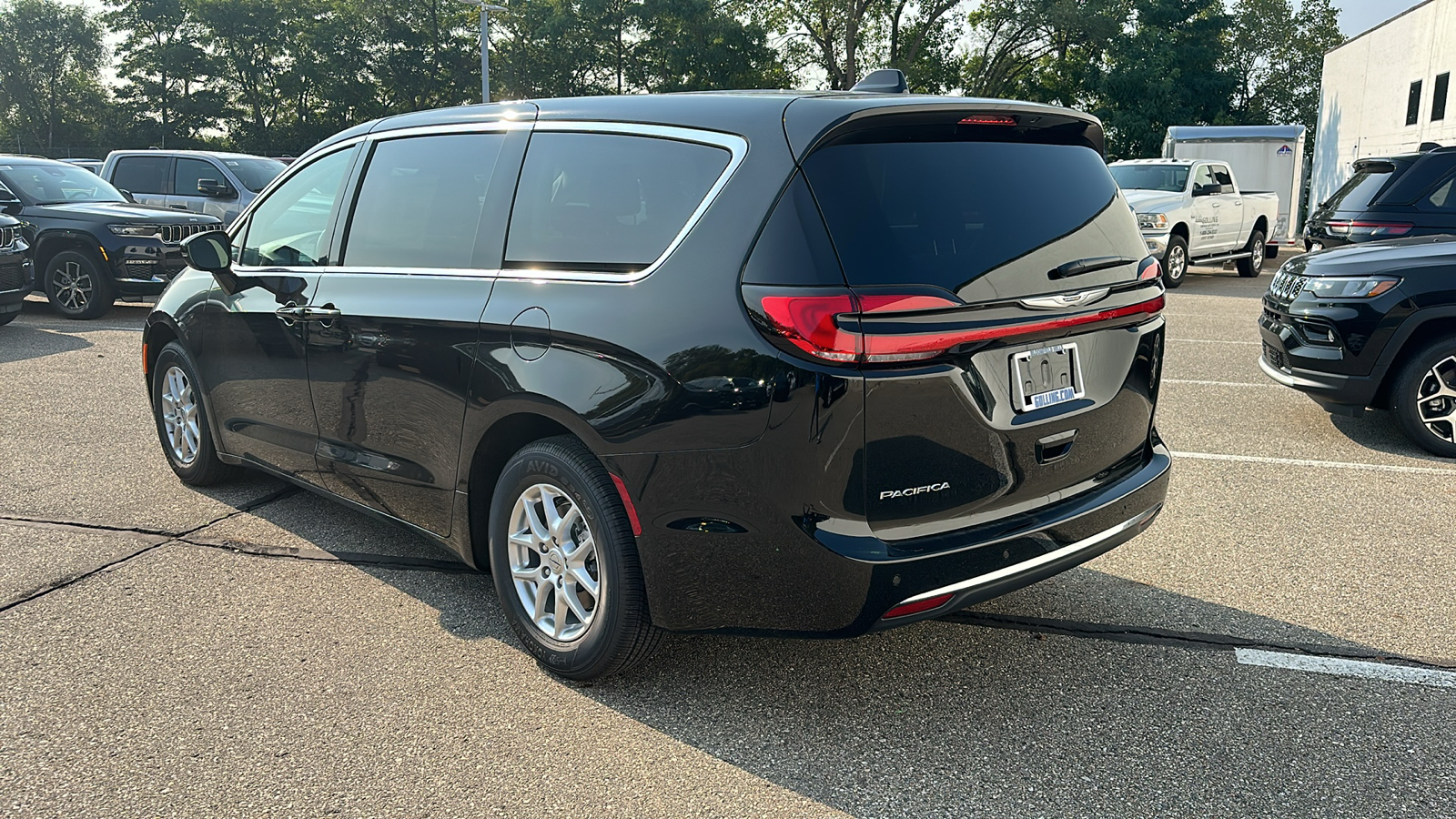 2024 Chrysler Pacifica Touring L 3