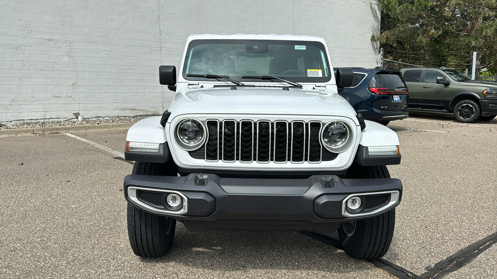 2024 Jeep Wrangler Sahara 8