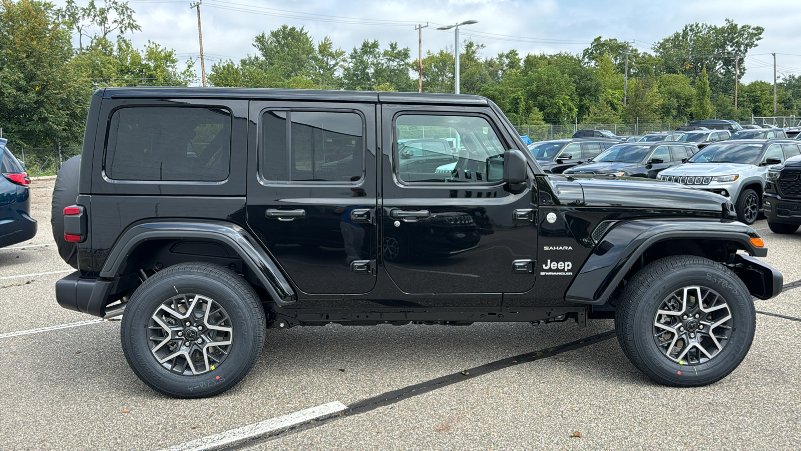 2024 Jeep Wrangler Sahara 6