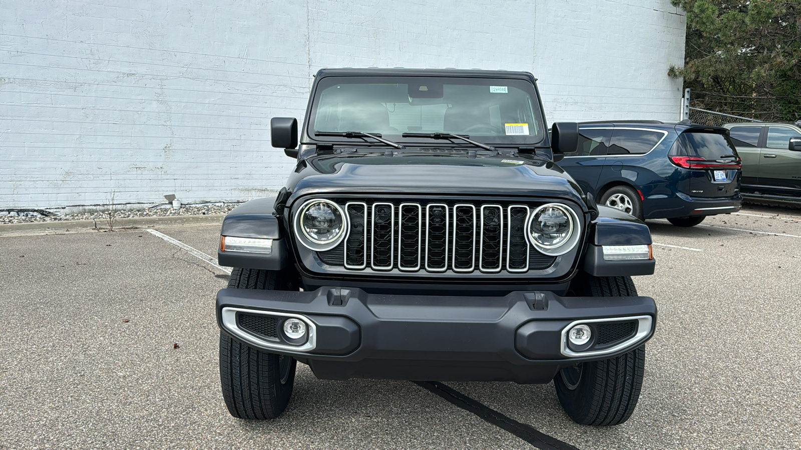 2024 Jeep Wrangler Sahara 8