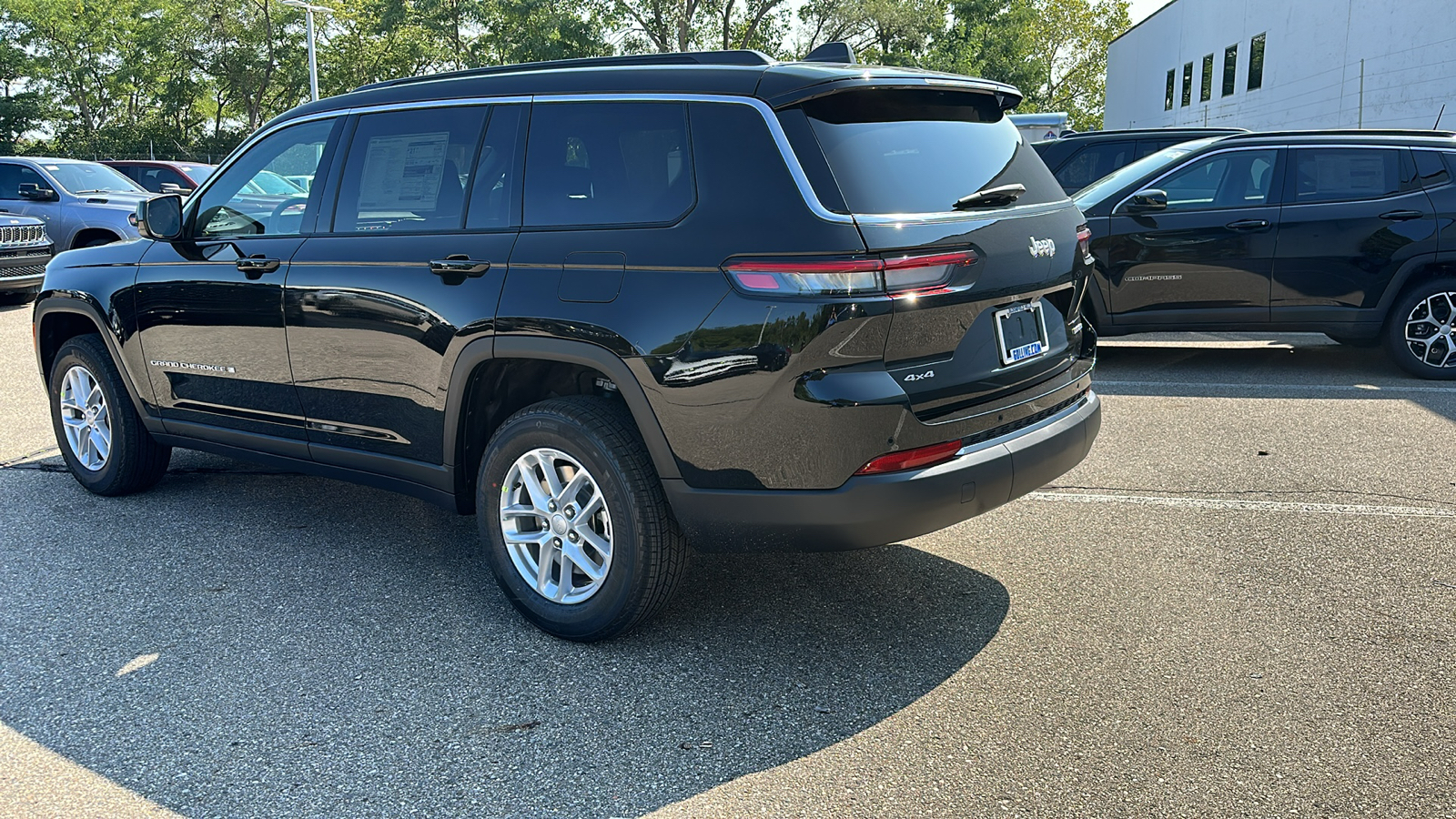 2024 Jeep Grand Cherokee L Laredo 3