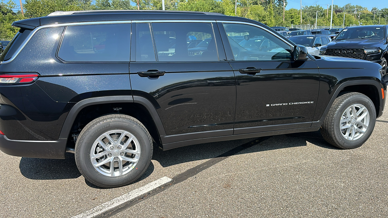 2024 Jeep Grand Cherokee L Laredo 6