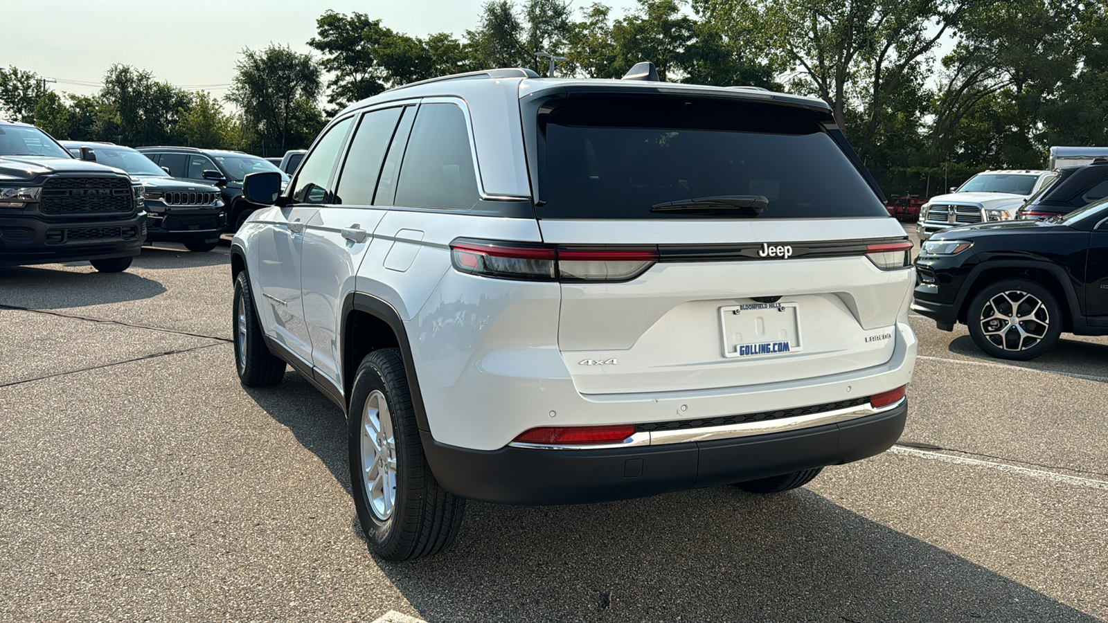 2024 Jeep Grand Cherokee Laredo 3