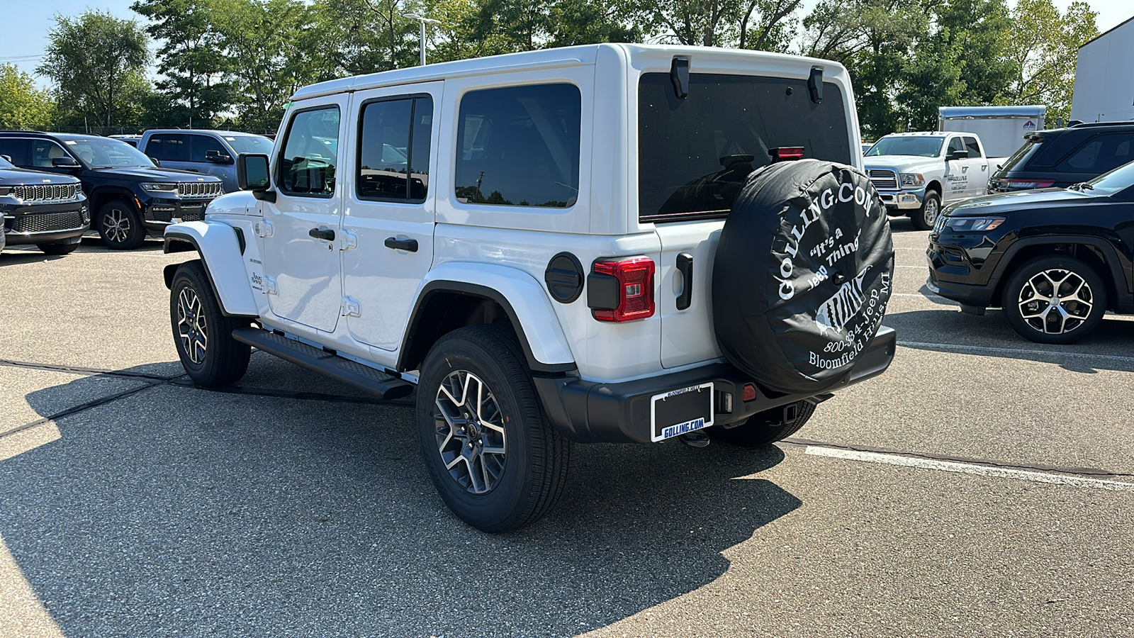 2024 Jeep Wrangler Sahara 3