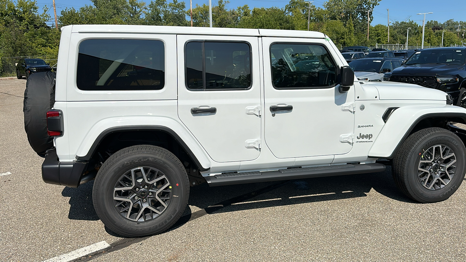 2024 Jeep Wrangler Sahara 6