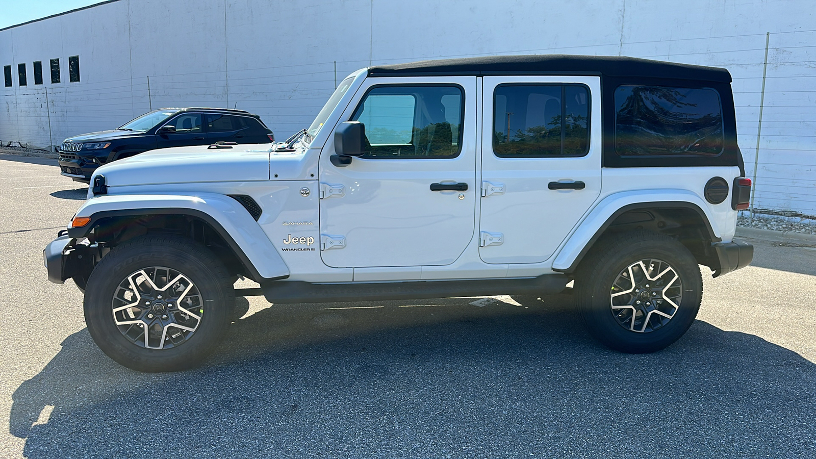 2024 Jeep Wrangler Sahara 2