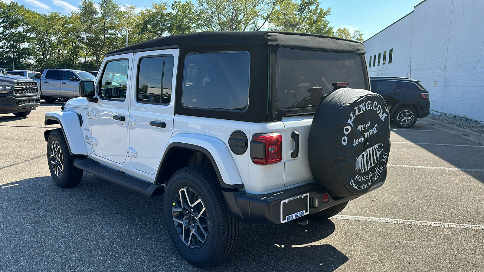 2024 Jeep Wrangler Sahara 3