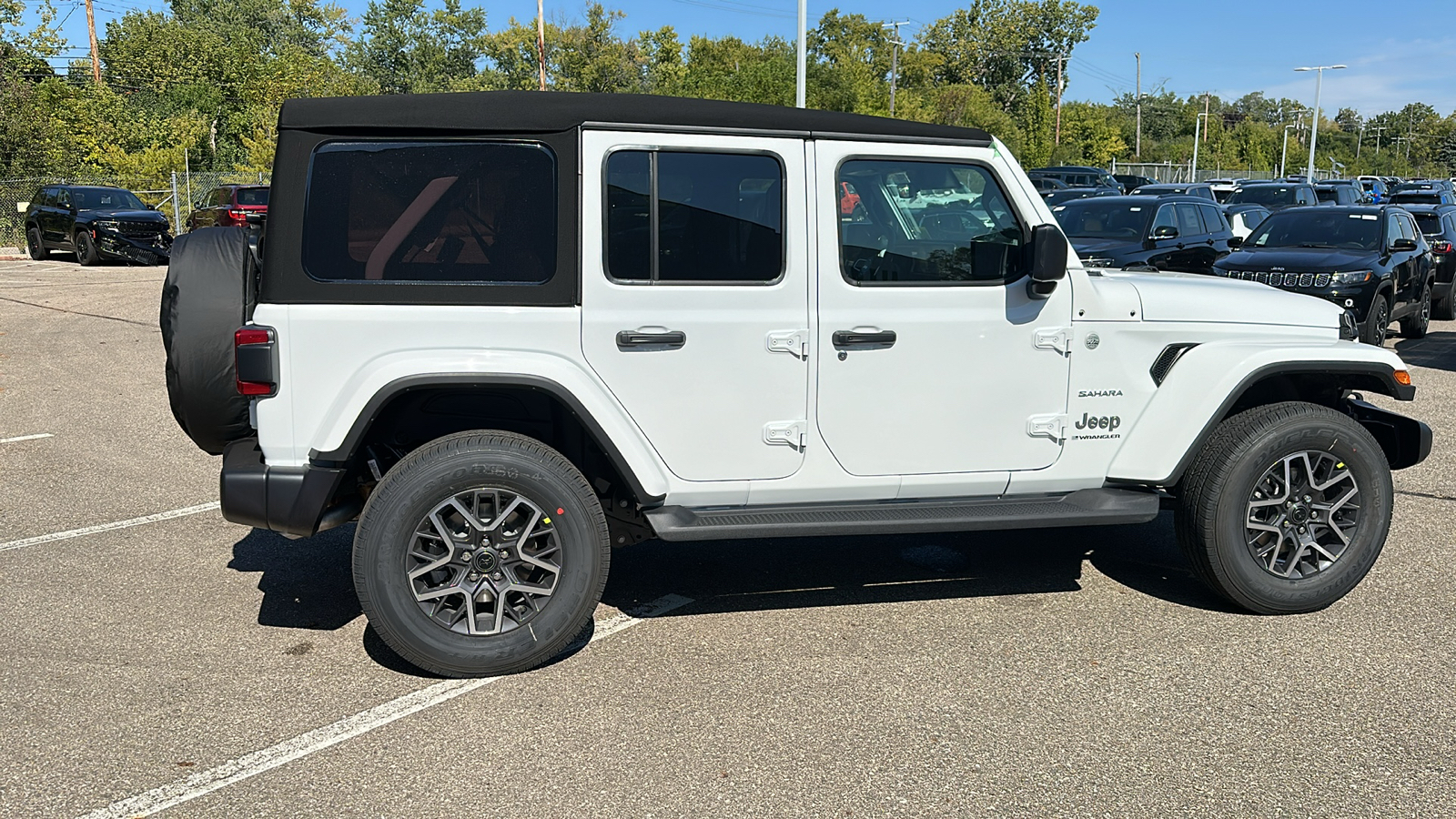 2024 Jeep Wrangler Sahara 6