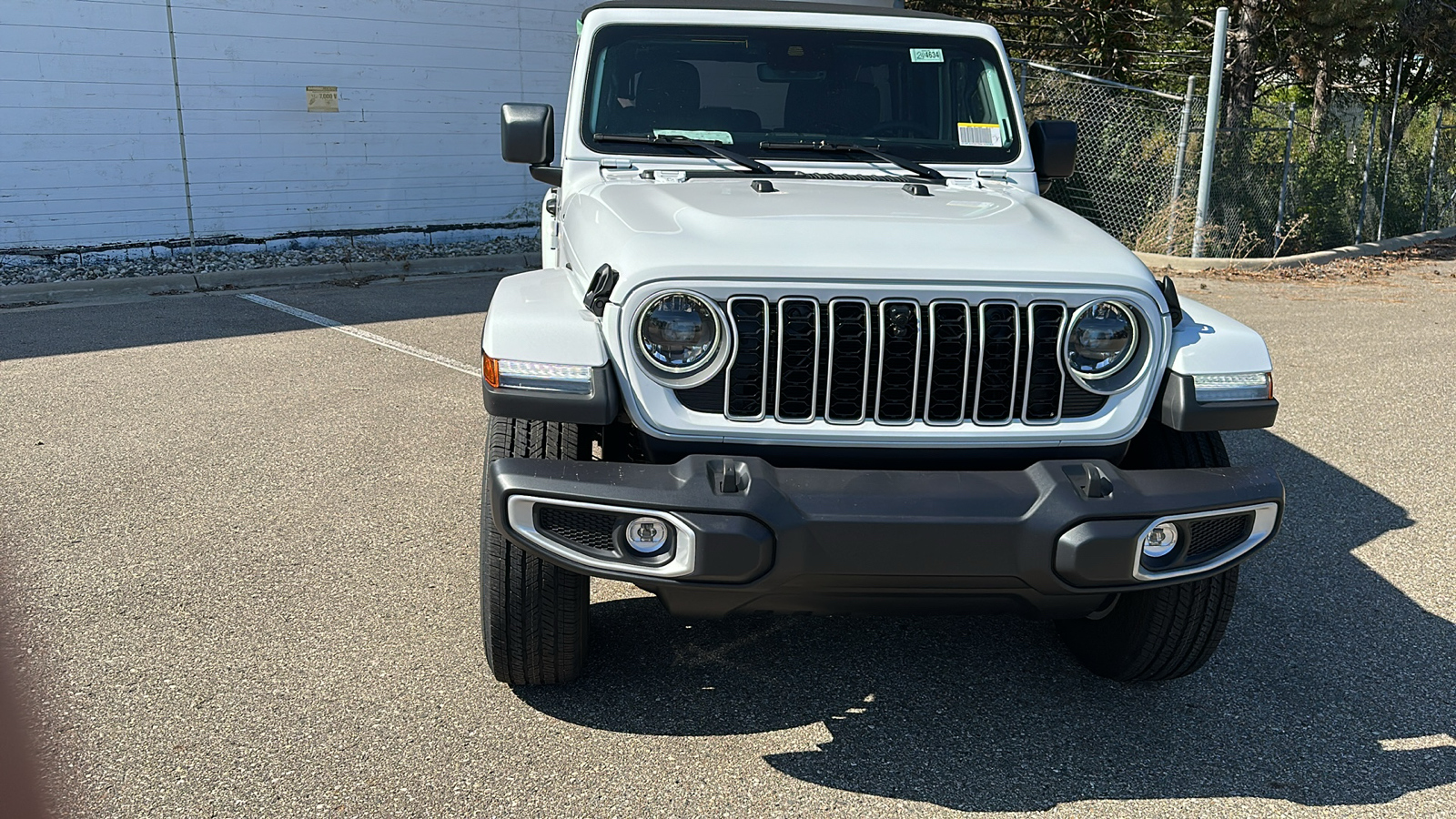 2024 Jeep Wrangler Sahara 8