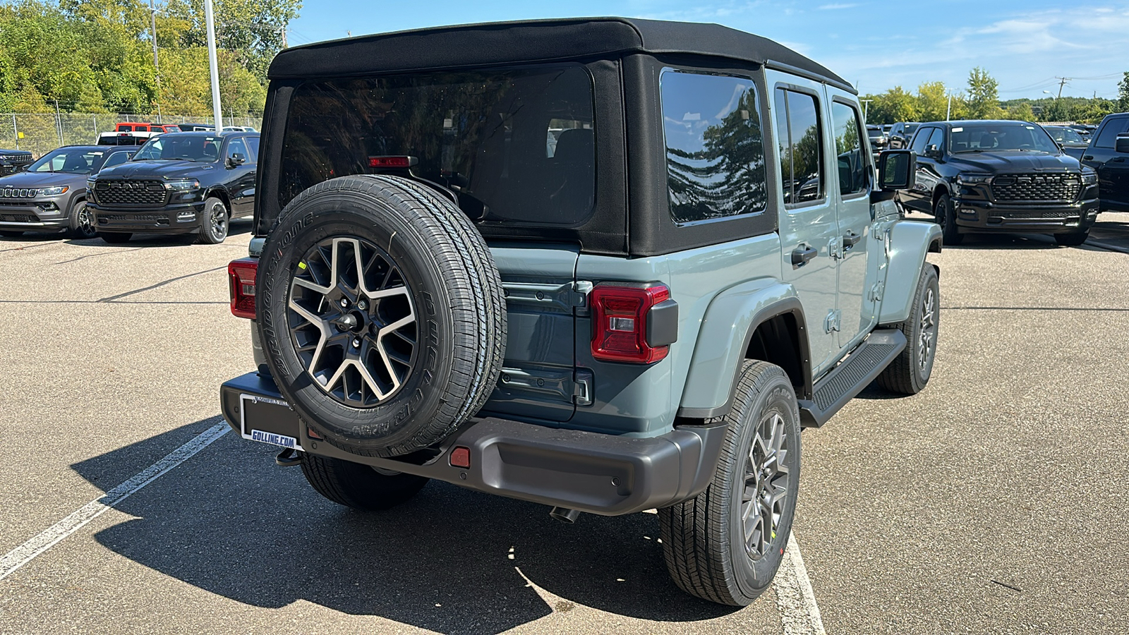 2024 Jeep Wrangler Sahara 5