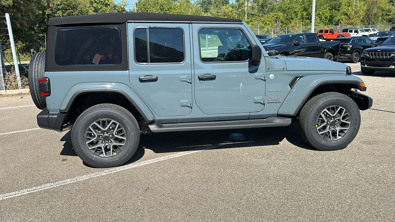 2024 Jeep Wrangler Sahara 6