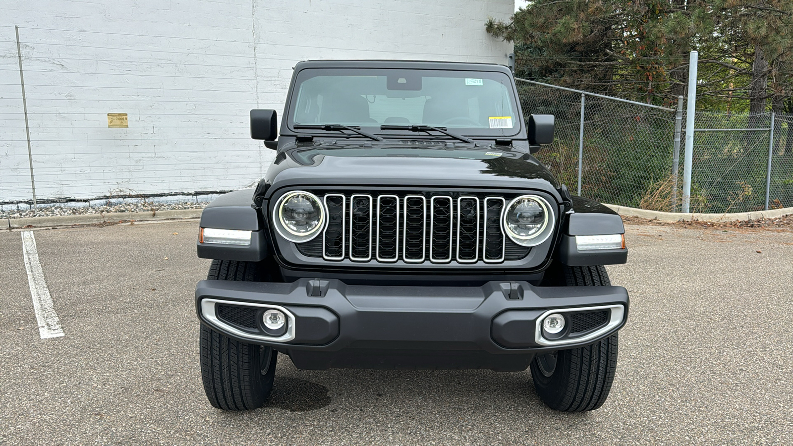 2024 Jeep Wrangler Sahara 8