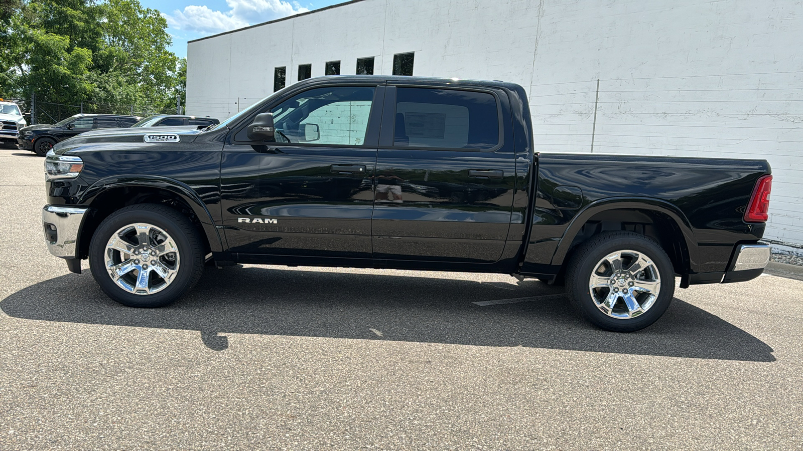 2025 Ram 1500 Big Horn/Lone Star 2