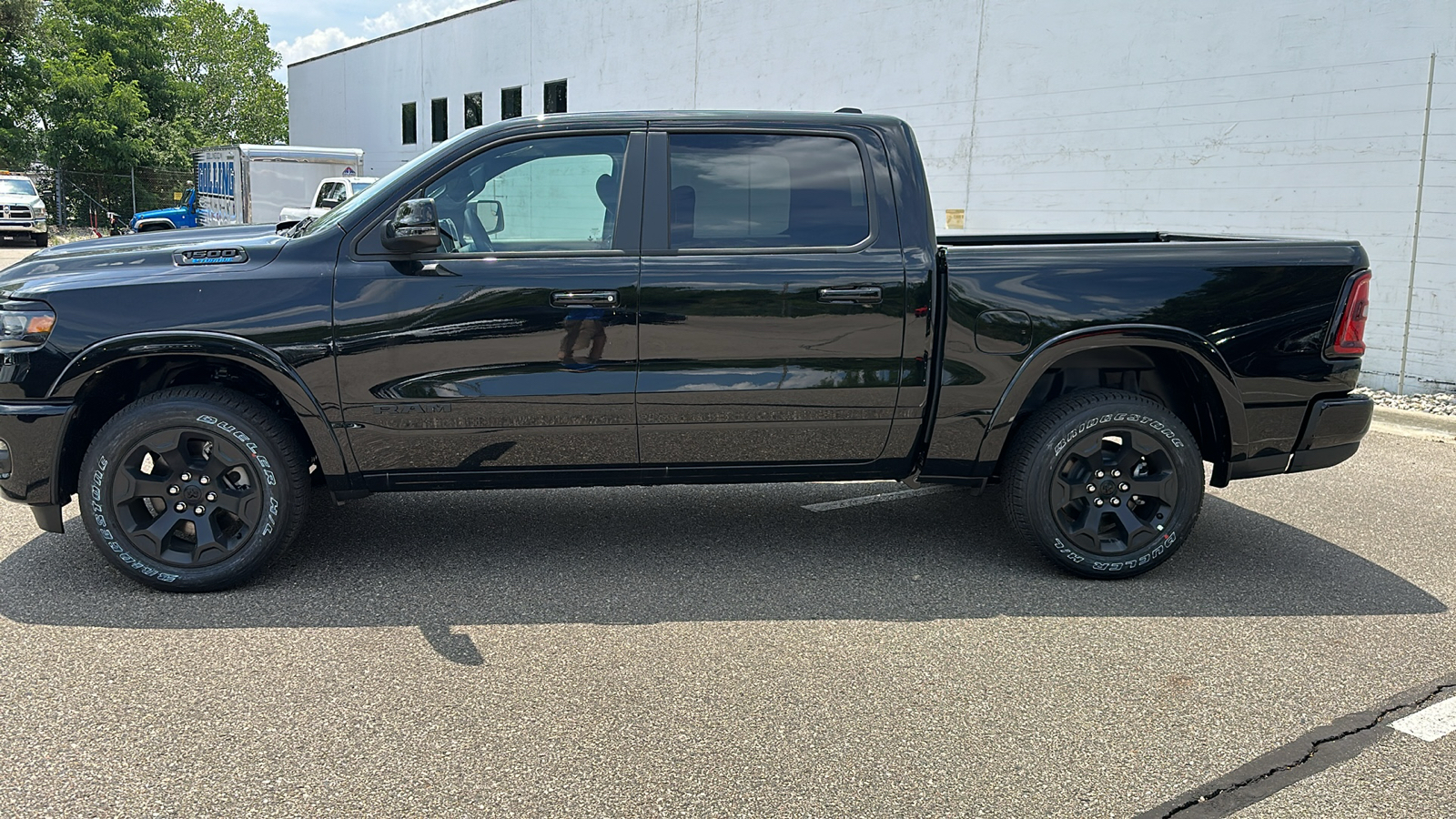 2025 Ram 1500 Big Horn/Lone Star 2