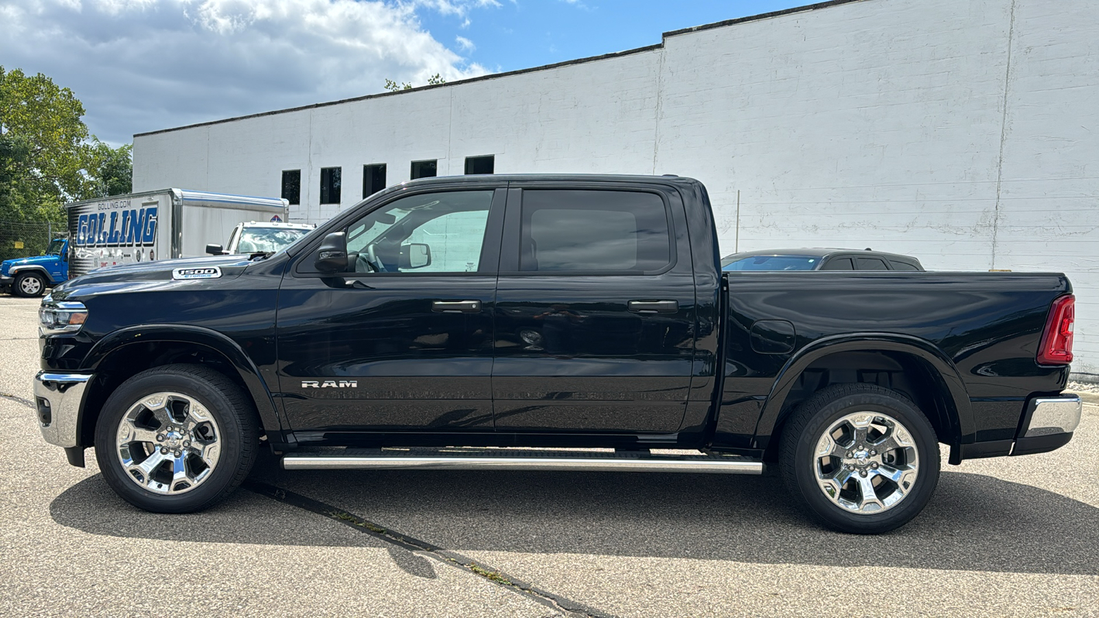 2025 Ram 1500 Big Horn/Lone Star 2