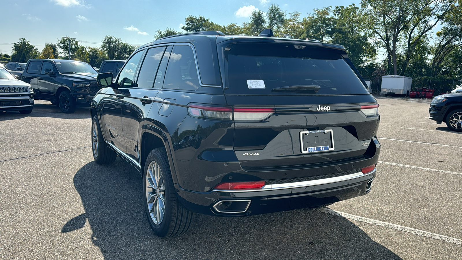 2025 Jeep Grand Cherokee Summit 3