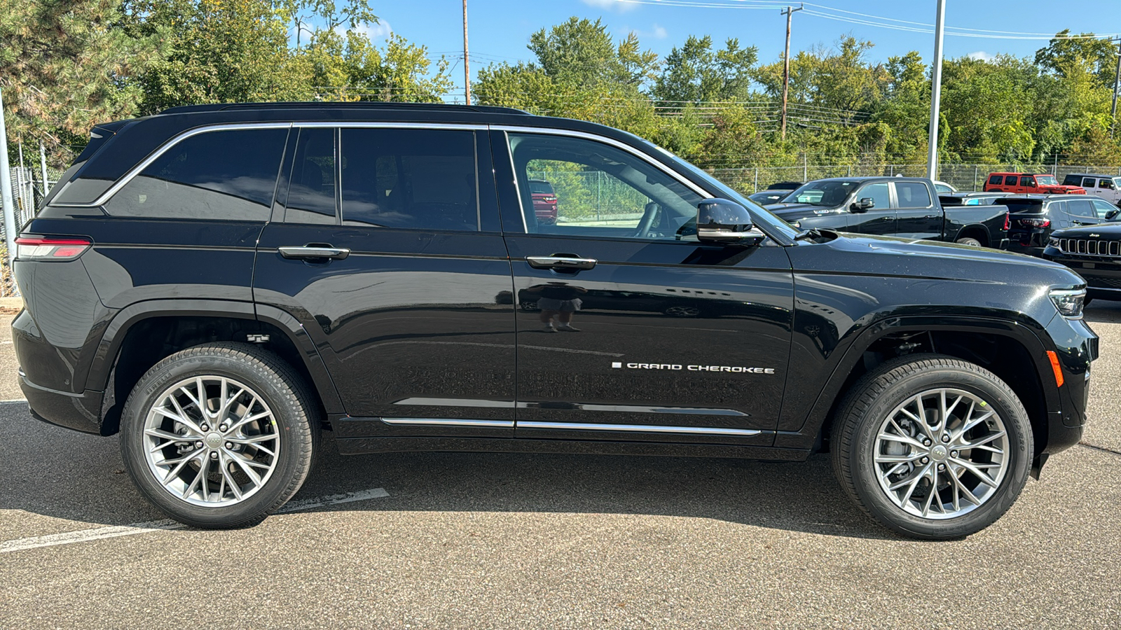 2025 Jeep Grand Cherokee Summit 6