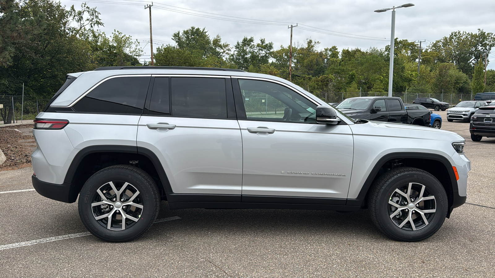 2025 Jeep Grand Cherokee Limited 6