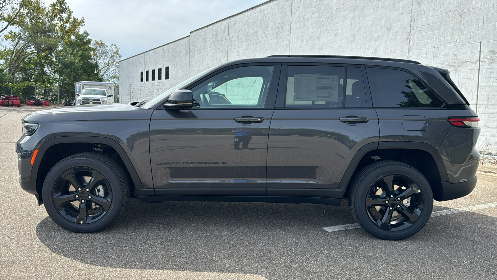 2025 Jeep Grand Cherokee Altitude 2