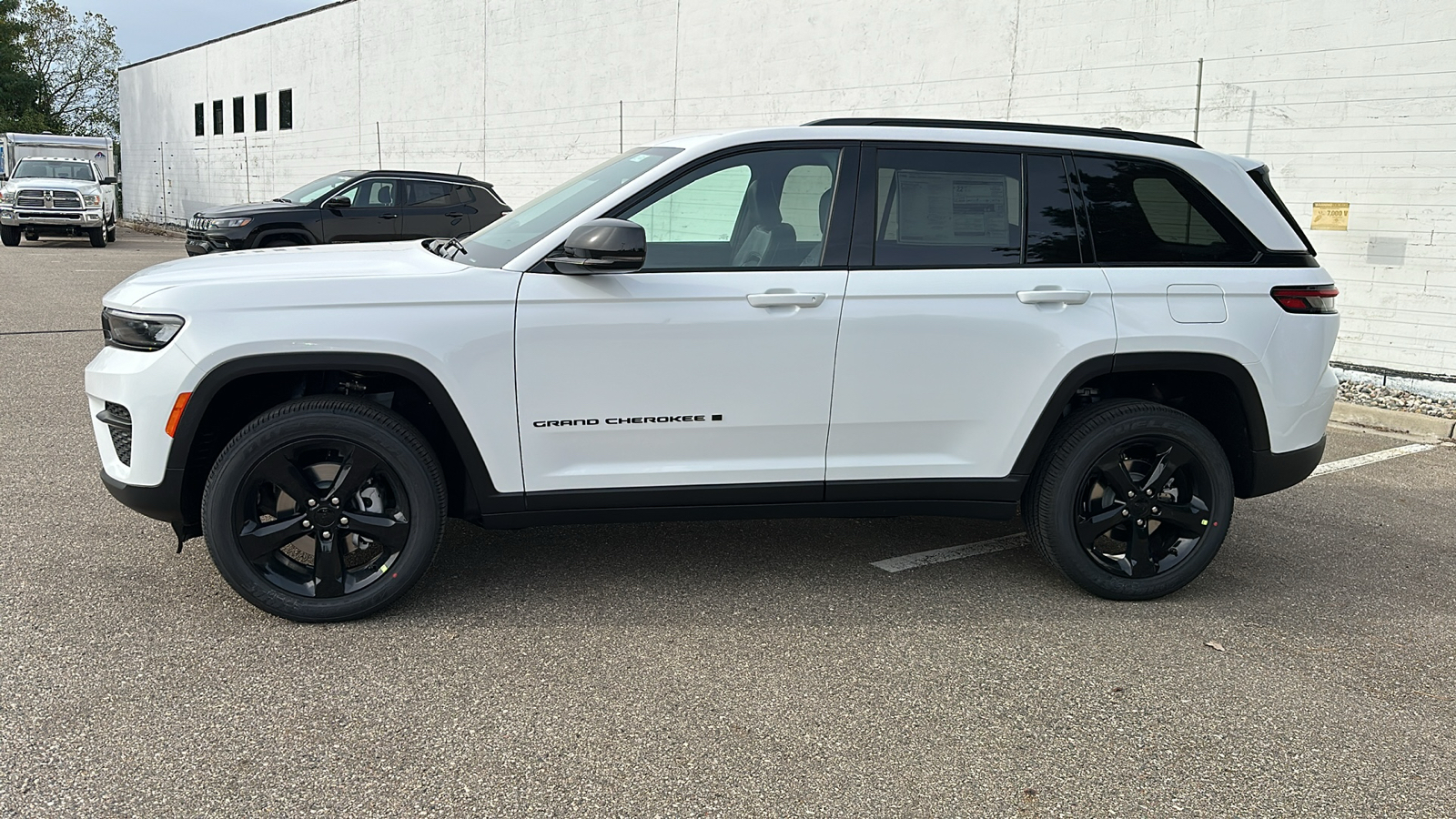 2025 Jeep Grand Cherokee Altitude 2