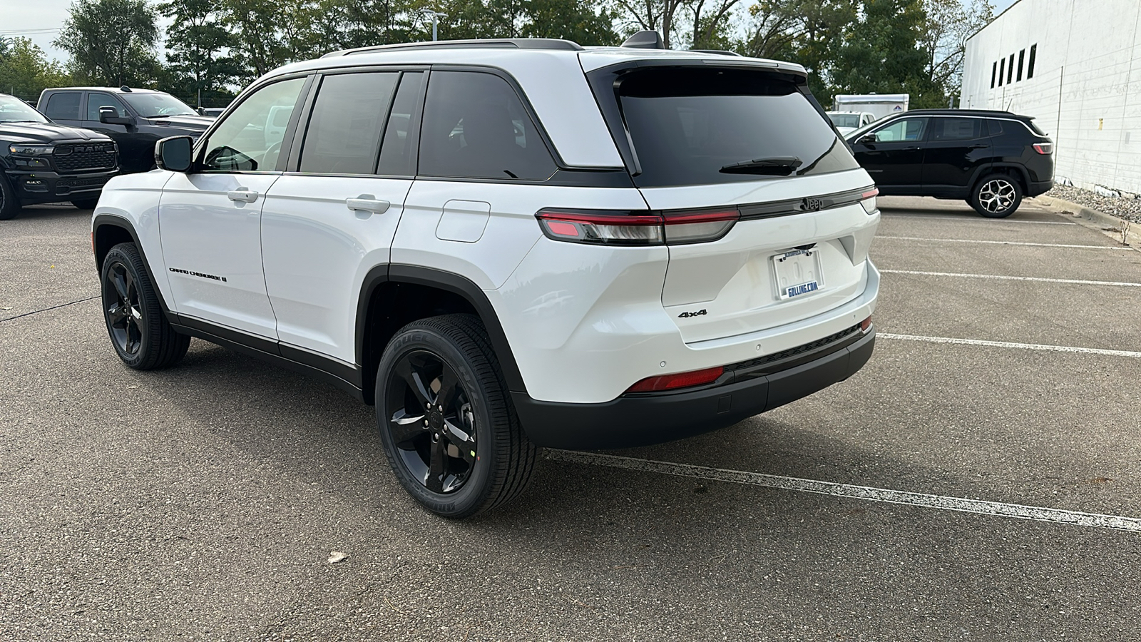 2025 Jeep Grand Cherokee Altitude 3