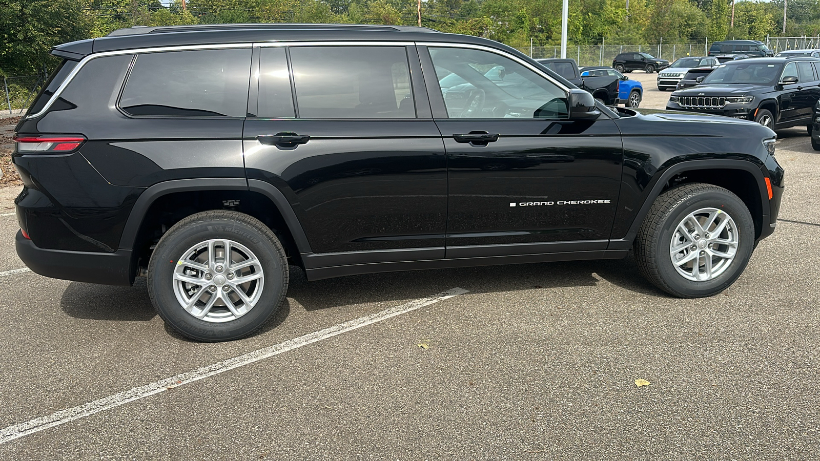 2025 Jeep Grand Cherokee L Laredo 6