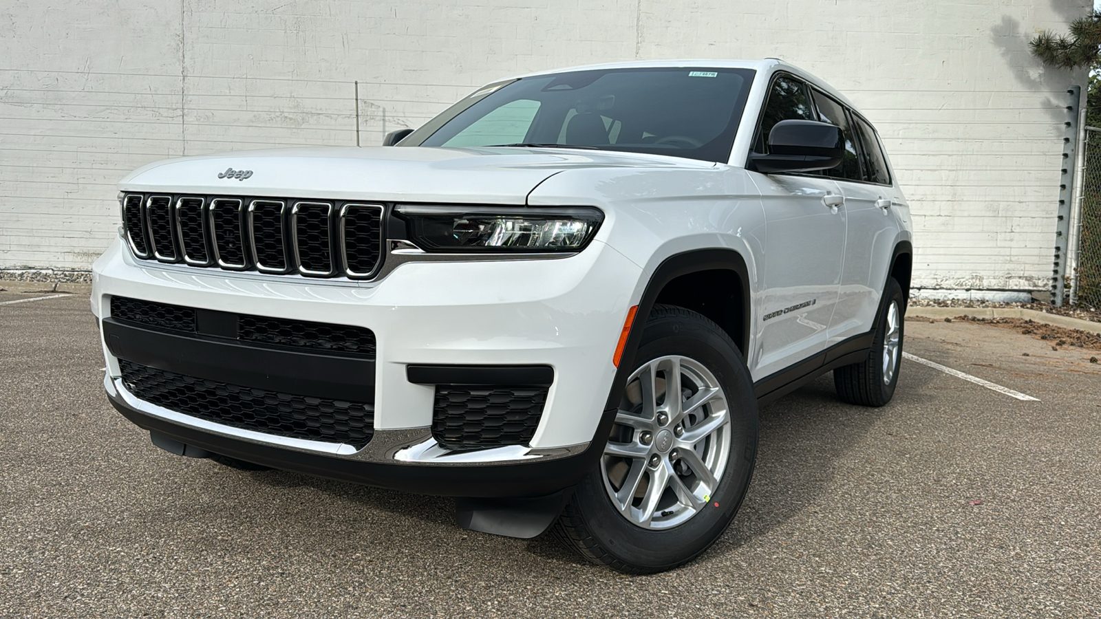 2025 Jeep Grand Cherokee L Laredo 1