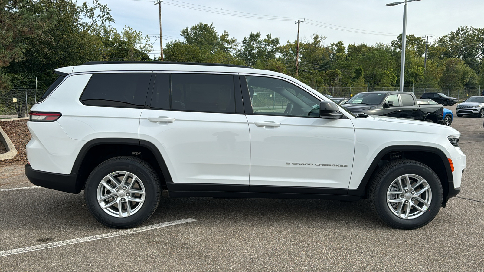 2025 Jeep Grand Cherokee L Laredo 6