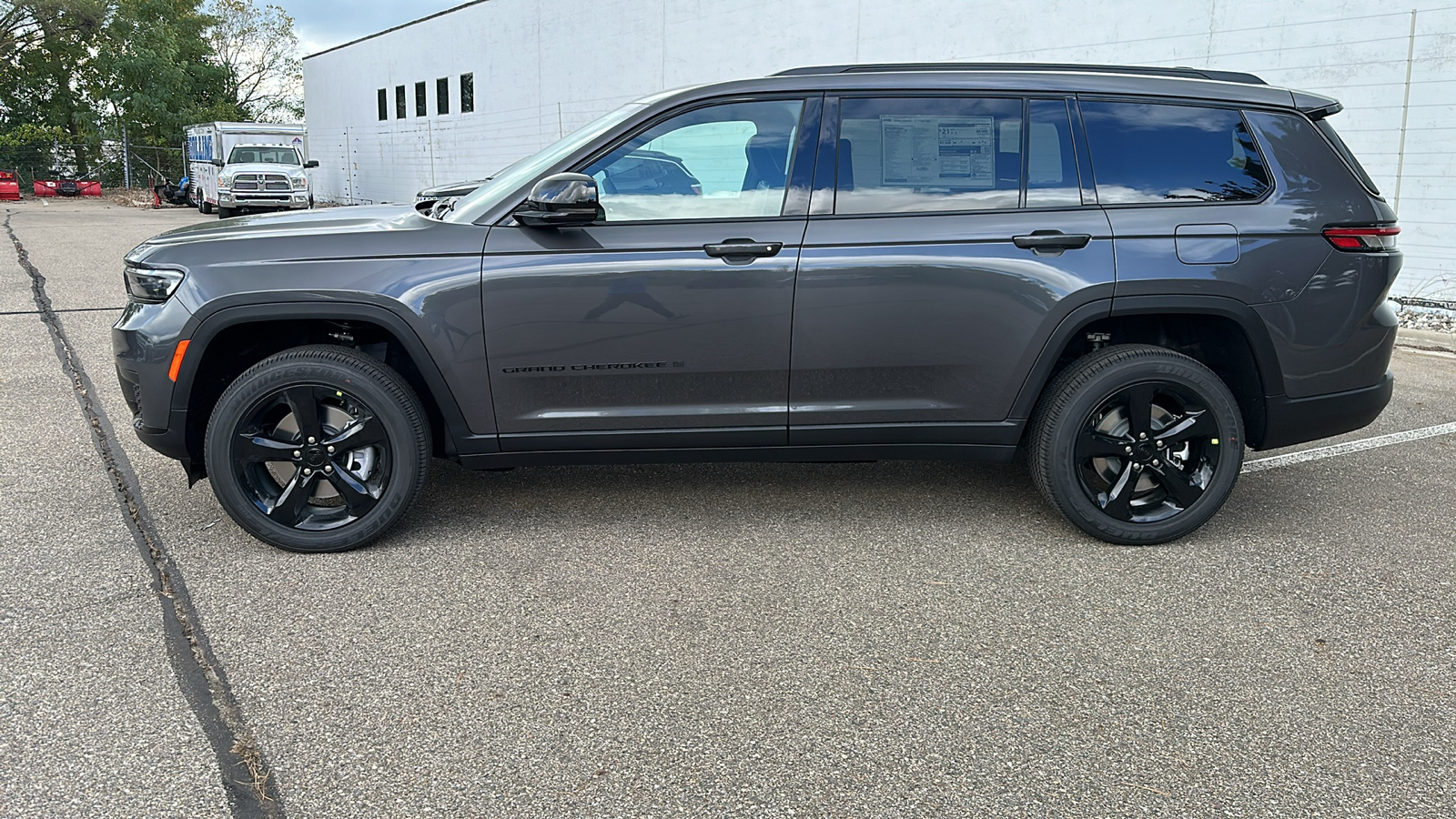 2025 Jeep Grand Cherokee L Altitude X 2