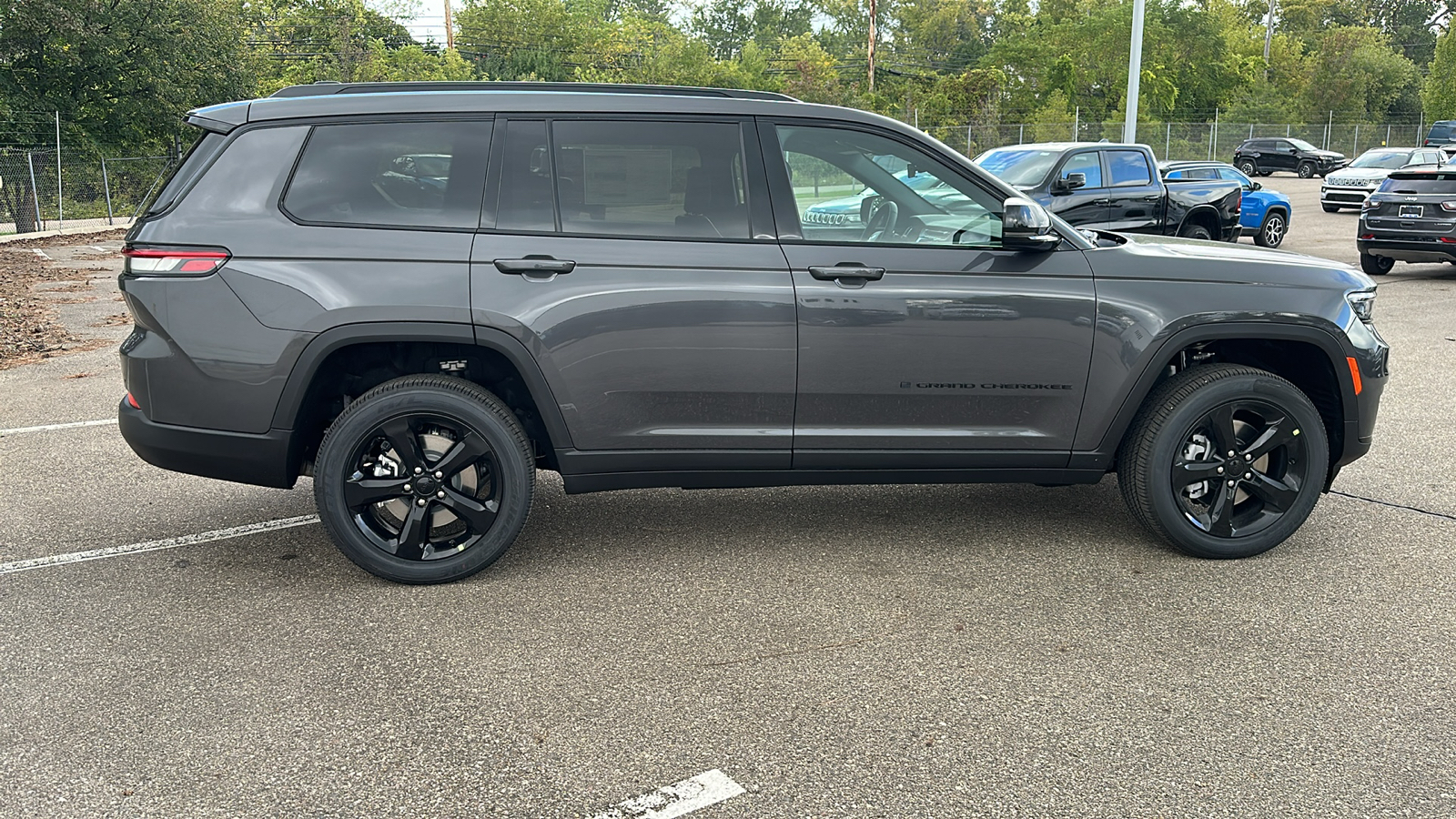 2025 Jeep Grand Cherokee L Altitude X 6