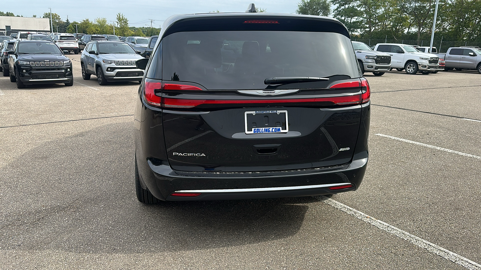 2025 Chrysler Pacifica  4