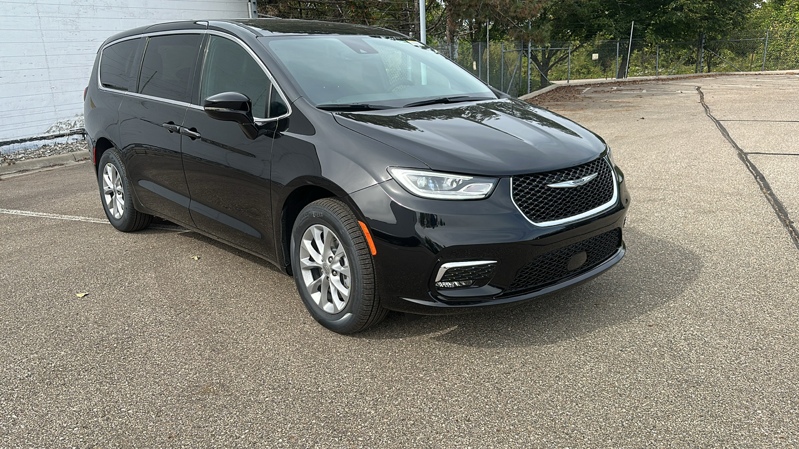 2025 Chrysler Pacifica  7