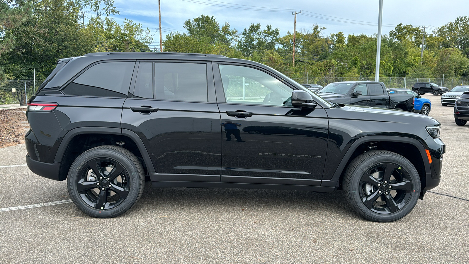 2025 Jeep Grand Cherokee Altitude 6